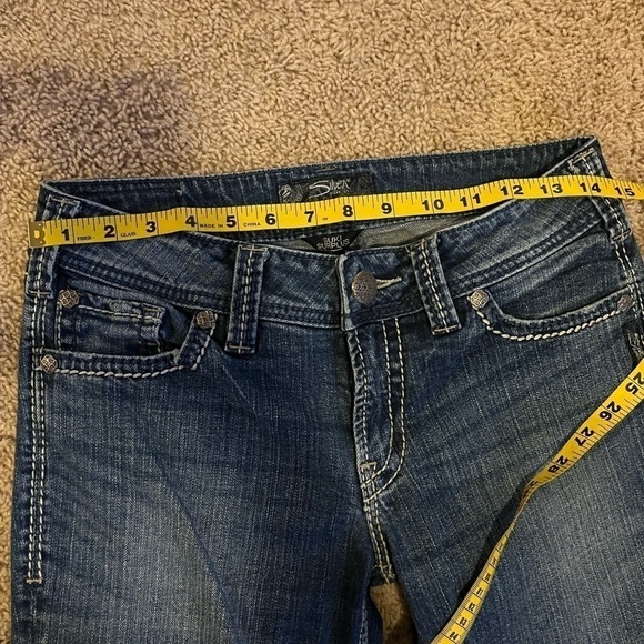 SILVER Suki Surplus Medium Wash Jeans - Picture 4 of 10